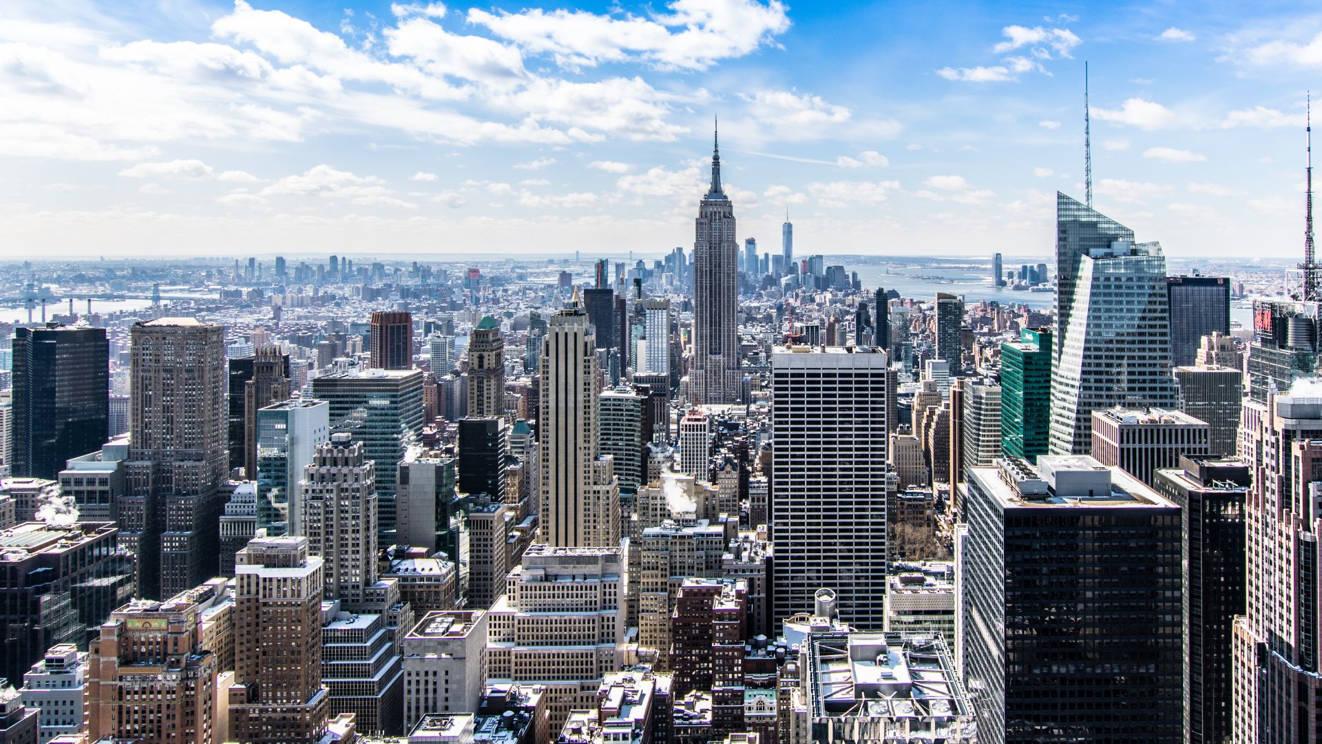 A breathtaking view of the Manhattan skyline, so we are closing it out on the vacation destinations