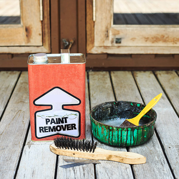 Paint remover with brushes