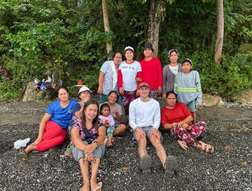 EDF High Meadows Fellow Ben Fasciano working with partners at the Livelihoods Seafood Farm in the Philippines